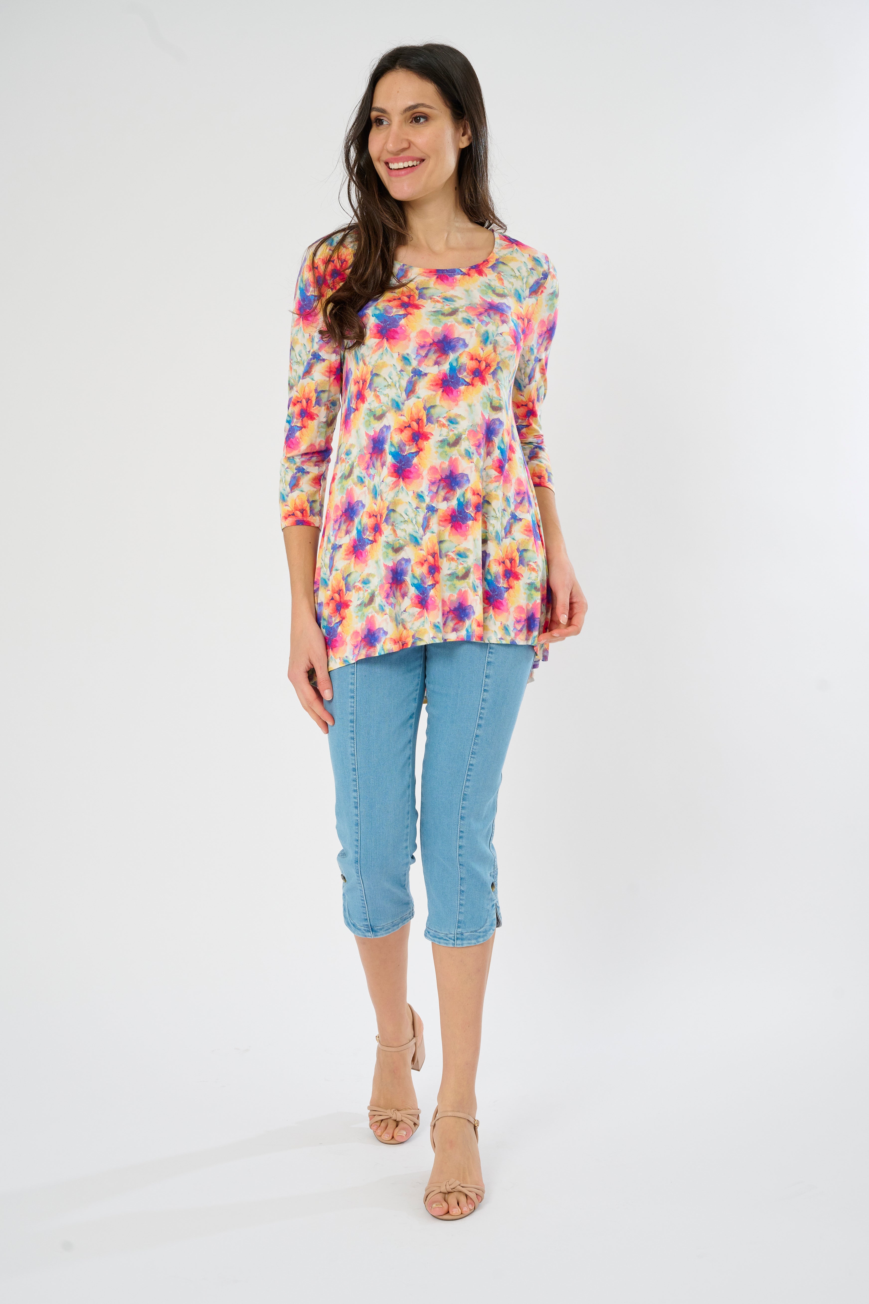 Nia Capri – Intro Clothing