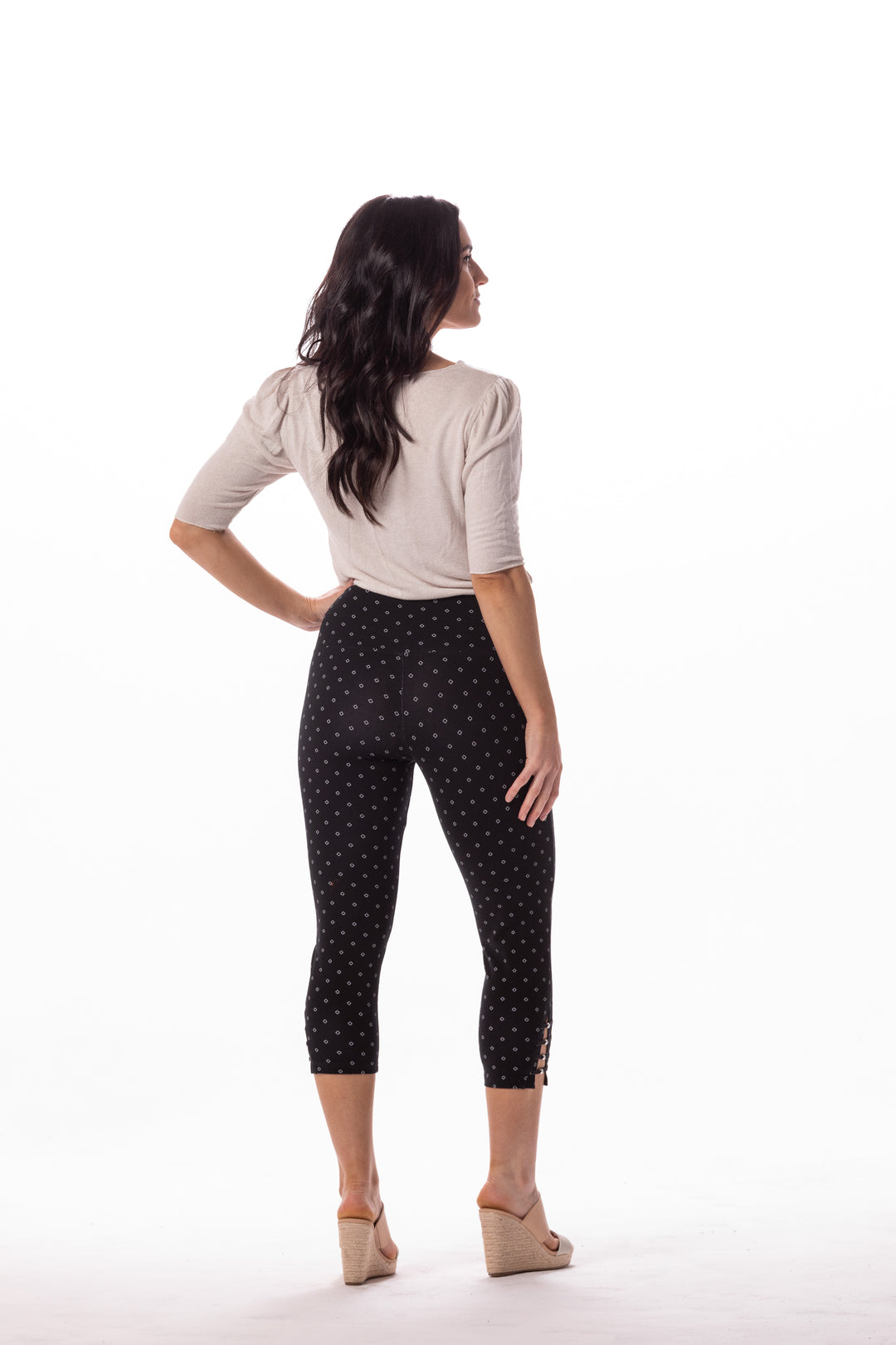 Teri Lattice Bead Hem Capri - INTROclothing